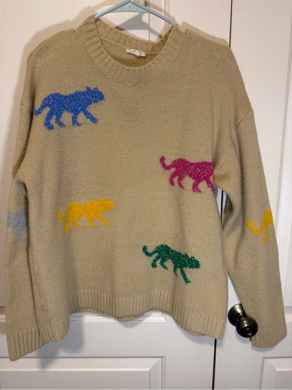 JODIFL Cream Crewneck Sweater with Blue Pink Yellow and Green Cat Motifs